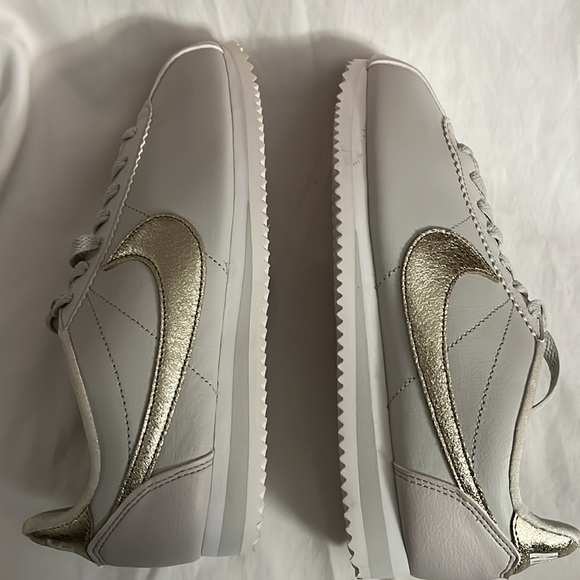 Nike Women’s Classic Cortez Premium - Picture 6 of 12